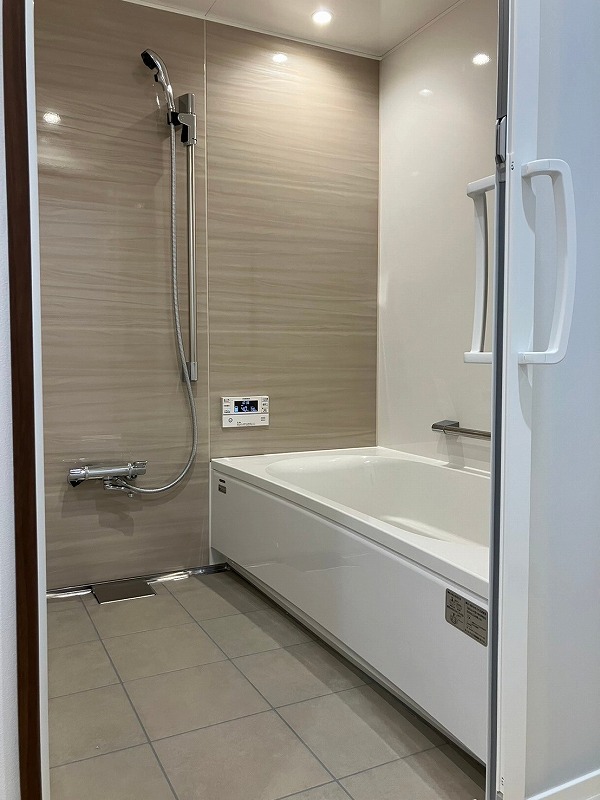 お部屋をお風呂に変える　ユニットバス新設工事施工事例　江南市A様